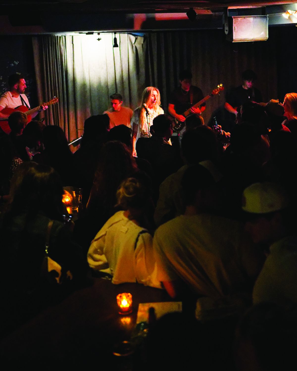 A full room watching Sylvie and the band
